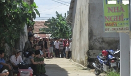 Phục sẵn dưới gầm giường nhà nghỉ, đâm chết nhân tình của vợ